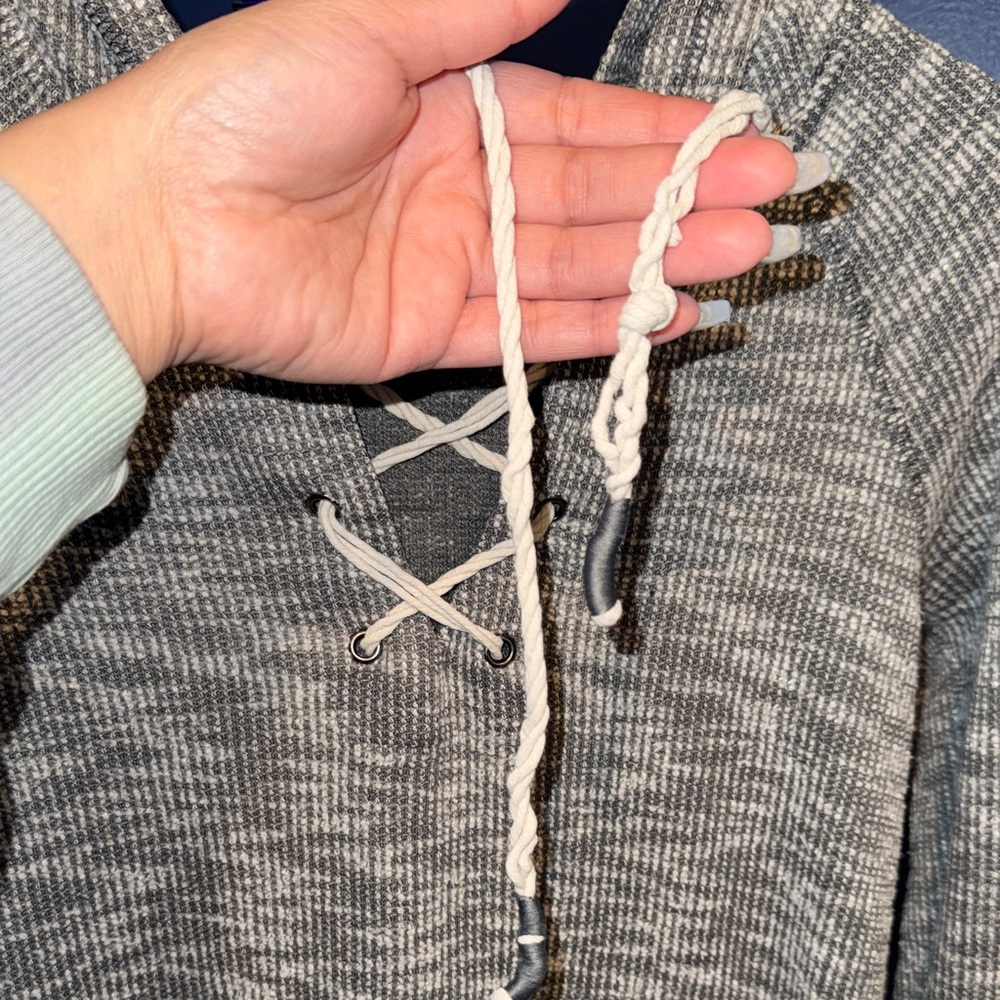 Inspired Hearta- Women’s Grey and White Striped Hoodie Size Large - Picture 10 of 15